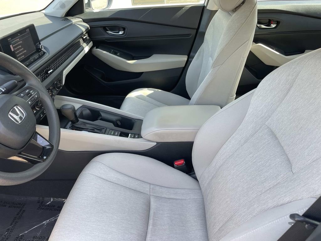 Used 2023 Honda Accord EX image 25