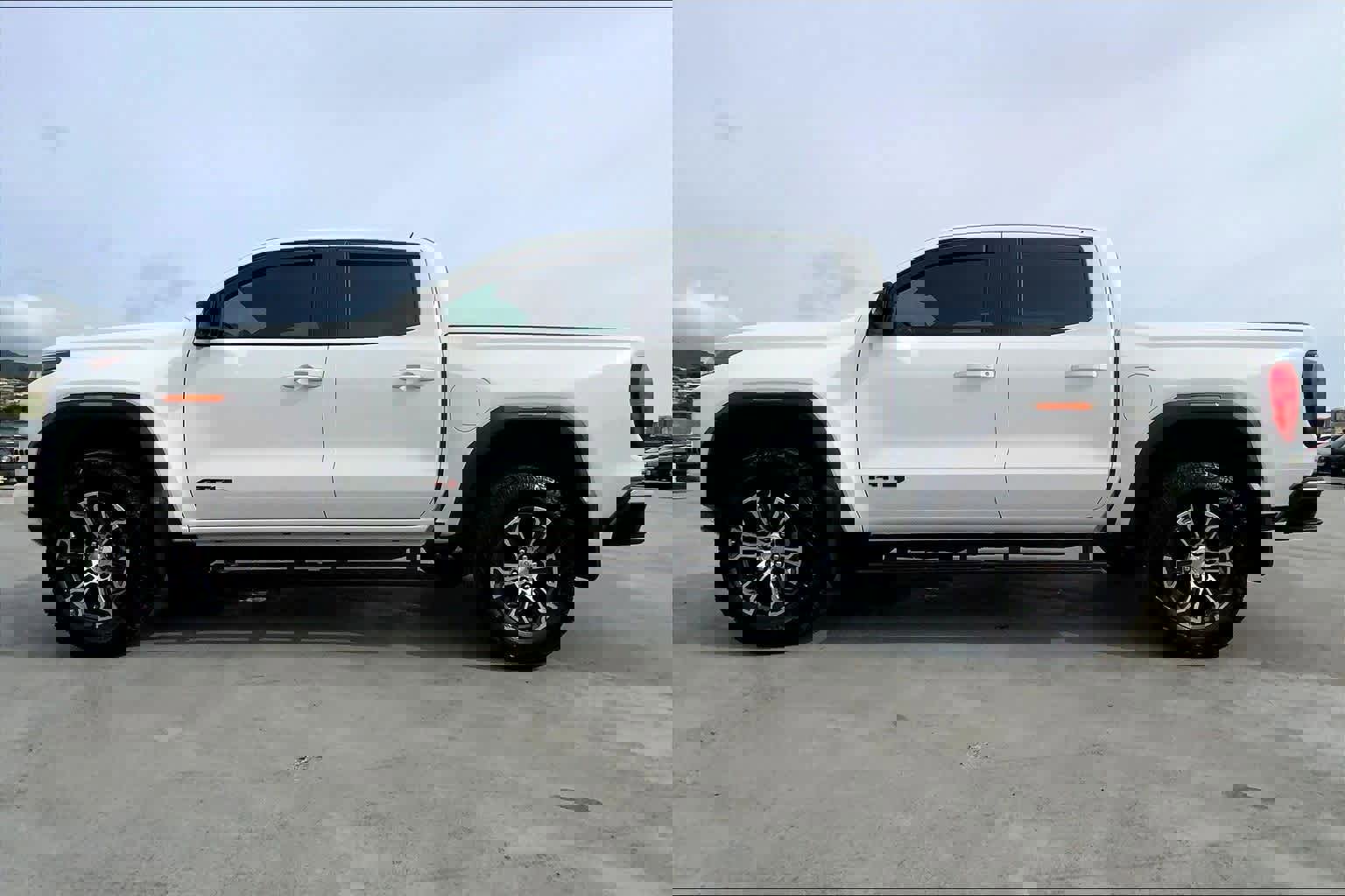 Used 2024 GMC Canyon AT4 w/ AT4 Premium Package image 3