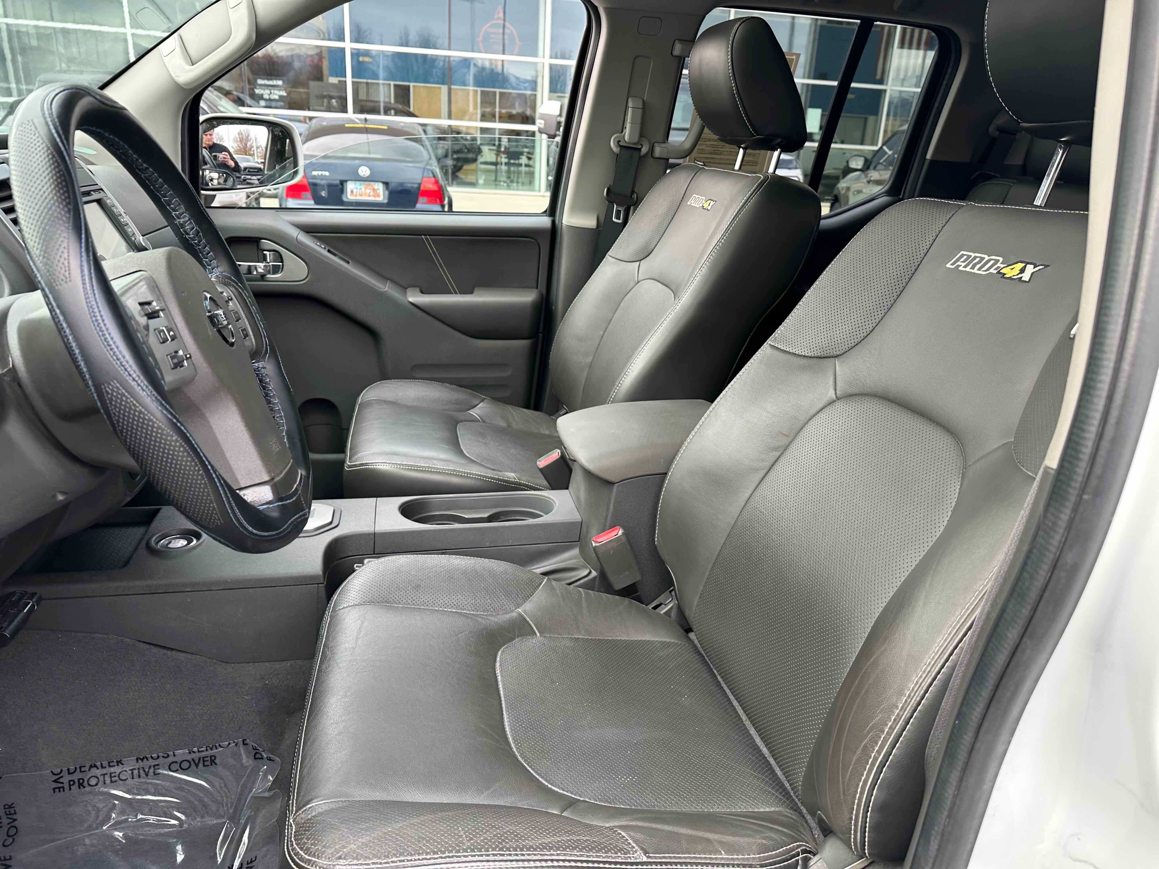 Used 2020 Nissan Frontier PRO-4X w/ Pro-4x Utility Package image 23