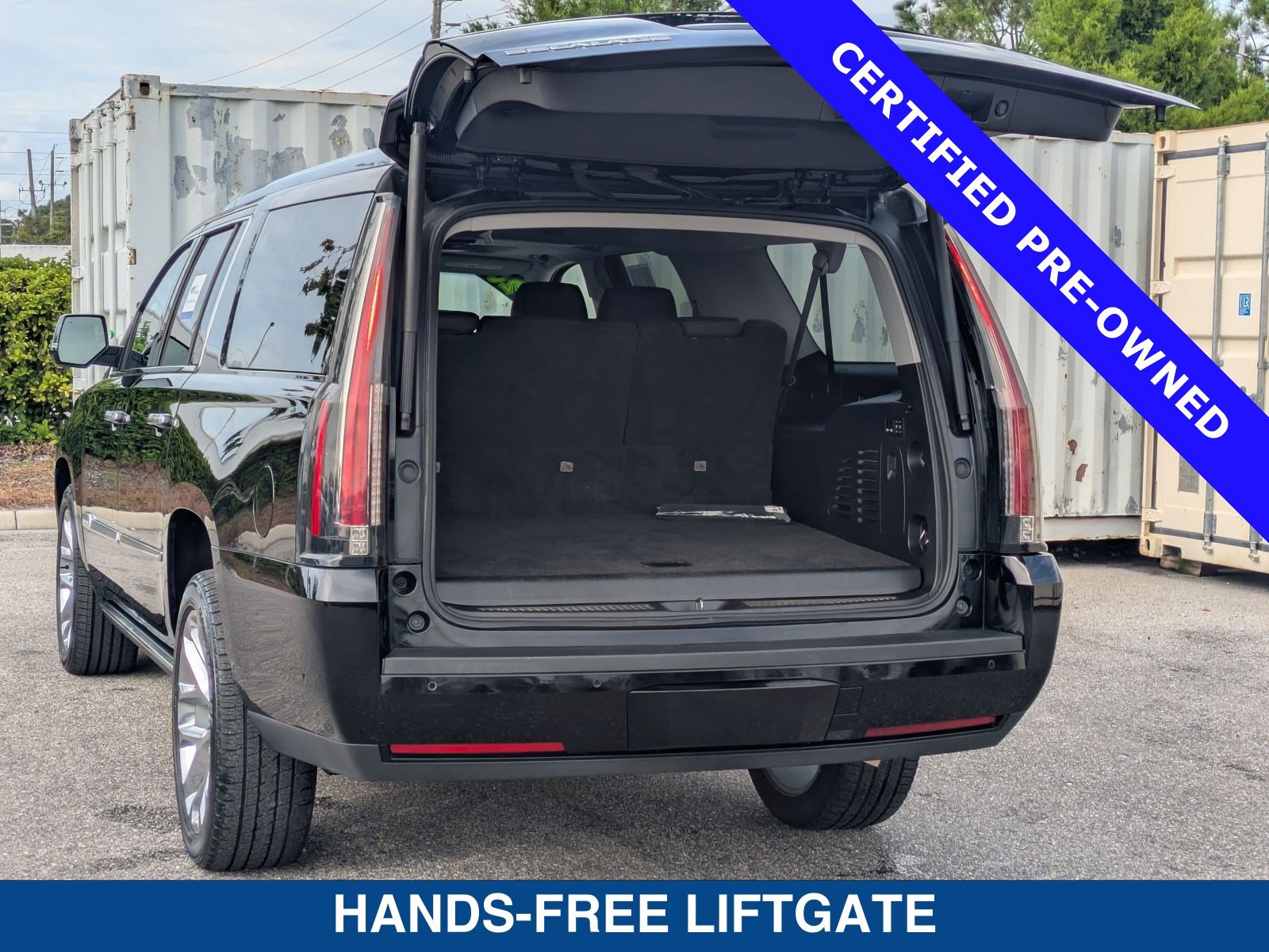 Used 2020 Cadillac Escalade ESV Premium Luxury AWD/4WD image 14