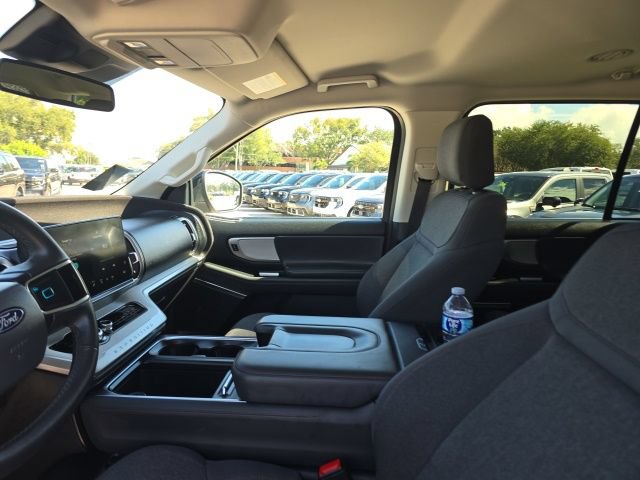 Certified 2025 Ford Expedition Active RWD image 9