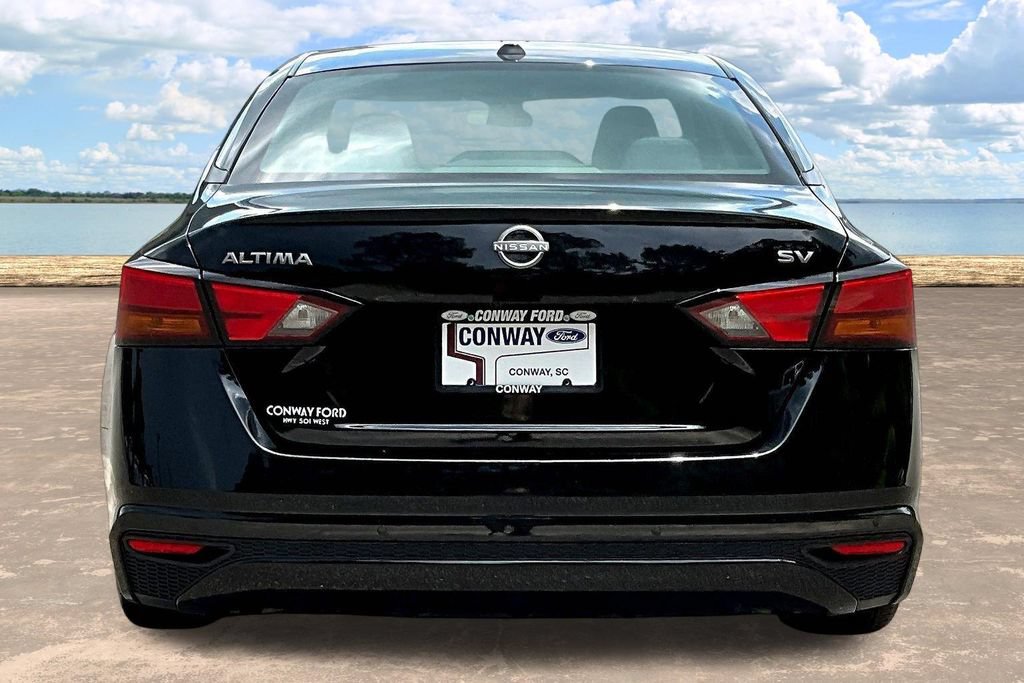 Used 2024 Nissan Altima 2.5 SV FWD image 7