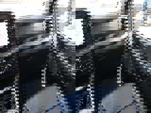 Certified 2025 Ford F350 Lariat AWD/4WD image 13