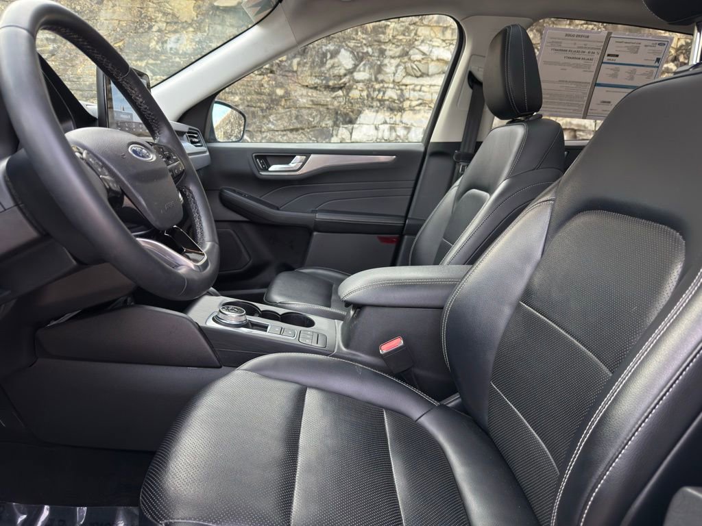 Certified 2022 Ford Escape Titanium w/ Class II Trailer Tow Package image 20