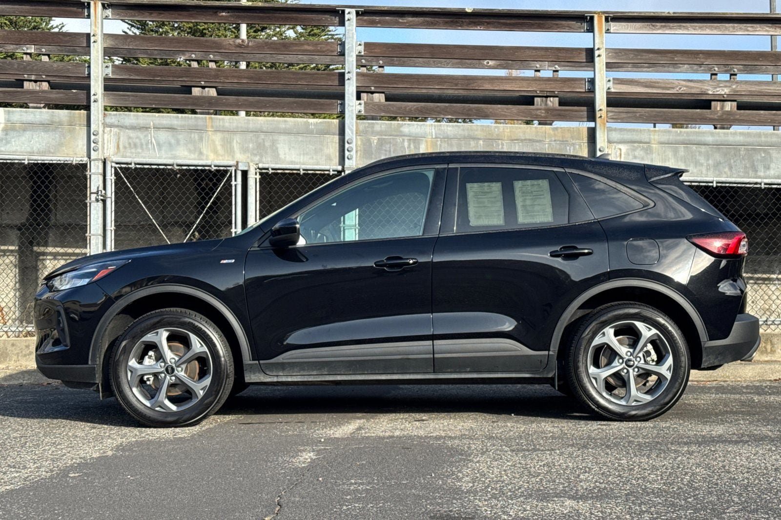 Certified 2025 Ford Escape ST-Line Select AWD/4WD image 10