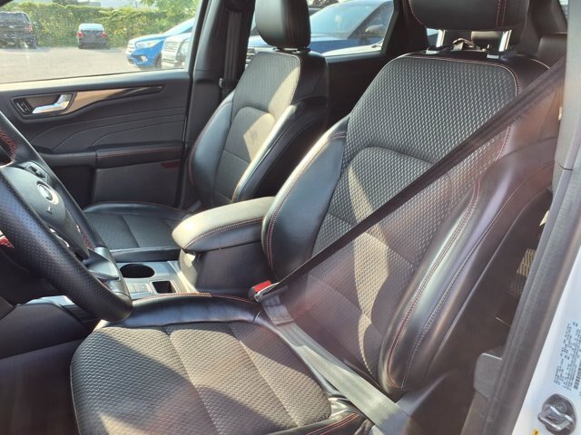 Certified 2024 Ford Escape ST-Line w/ Tech Pack #1 AWD/4WD image 3