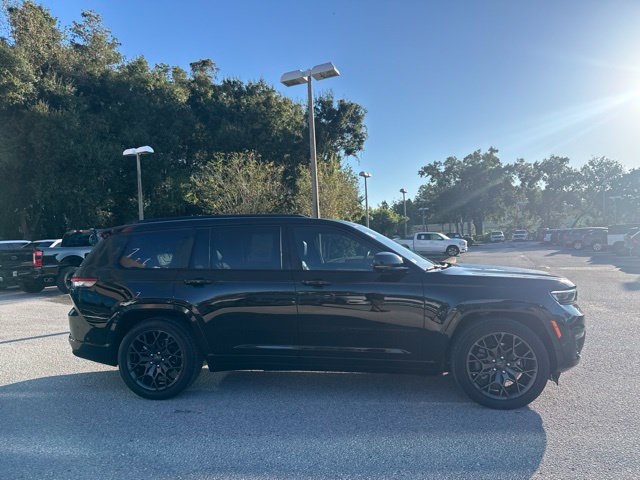 Used 2025 Jeep Grand Cherokee L Summit w/ Advanced Protech Group IV AWD/4WD image 8