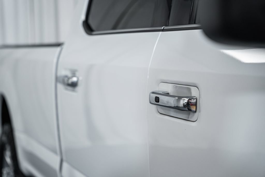 Certified 2020 Ford F350 Platinum w/ FX4 Off-Road Package image 14