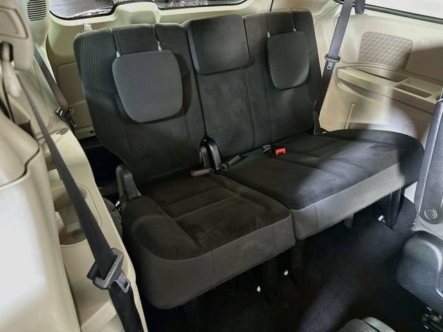 Used 2018 Dodge Grand Caravan SE FWD image 19