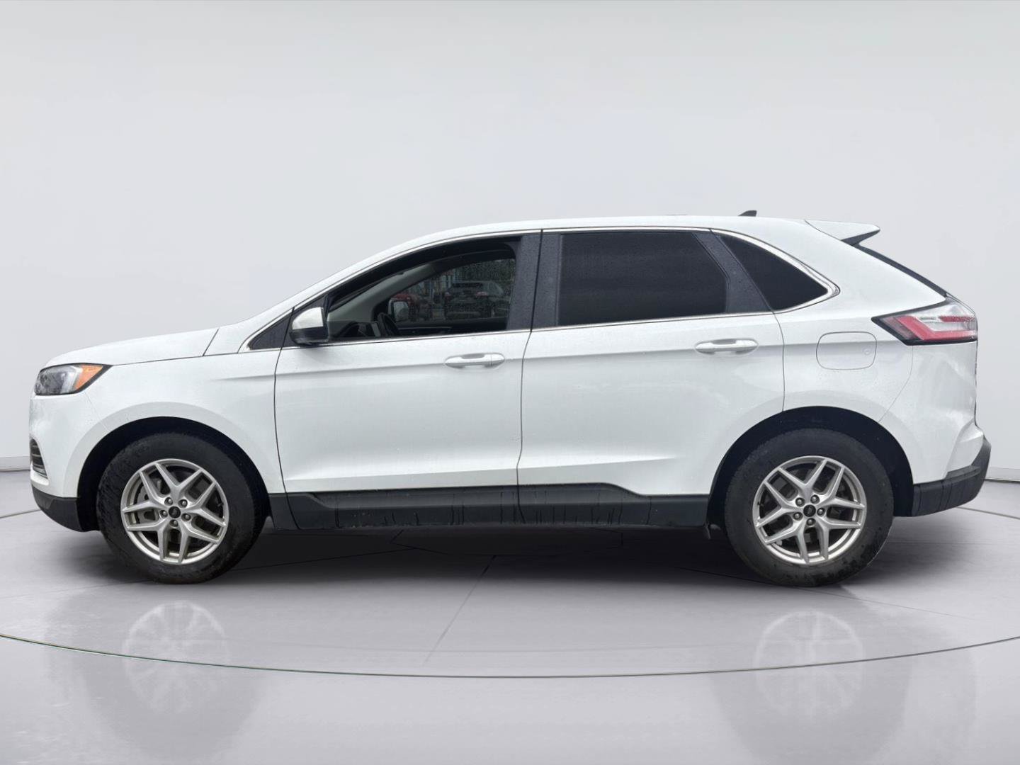 Certified 2024 Ford Edge SEL AWD/4WD image 8