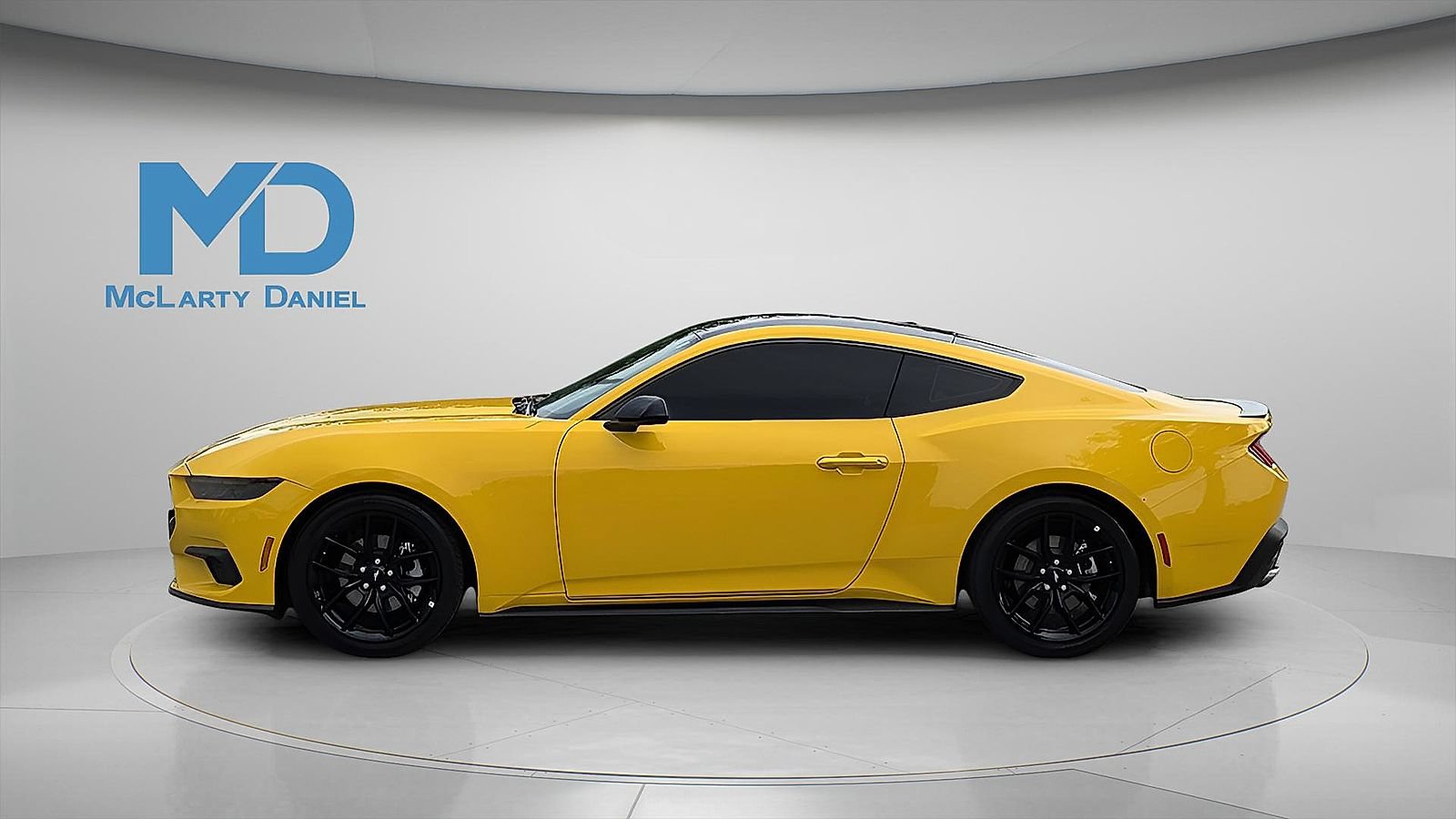 Certified 2024 Ford Mustang Coupe RWD image 3