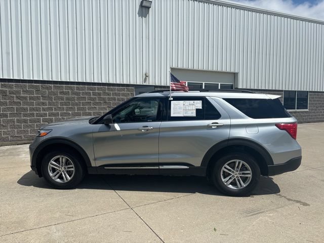 Certified 2024 Ford Explorer XLT w/ Equipment Group 202A AWD/4WD image 9