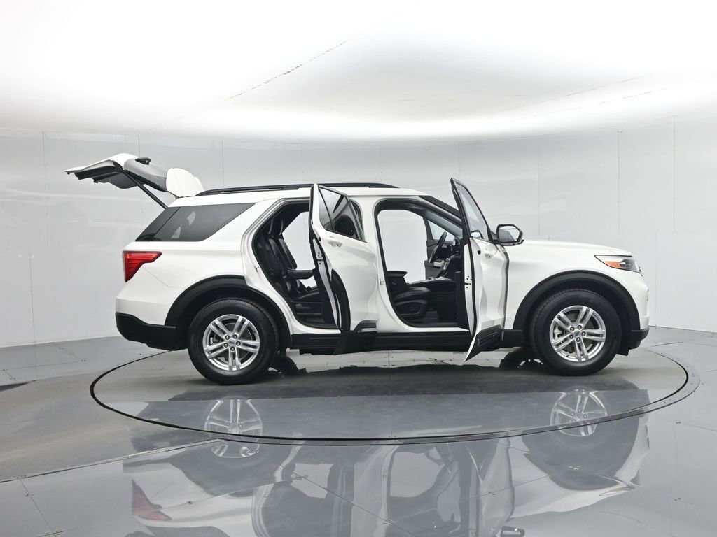 Certified 2023 Ford Explorer XLT w/ Equipment Group 202A image 5