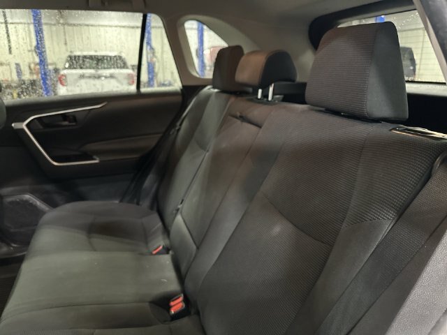 Used 2021 Toyota RAV4 LE FWD image 30