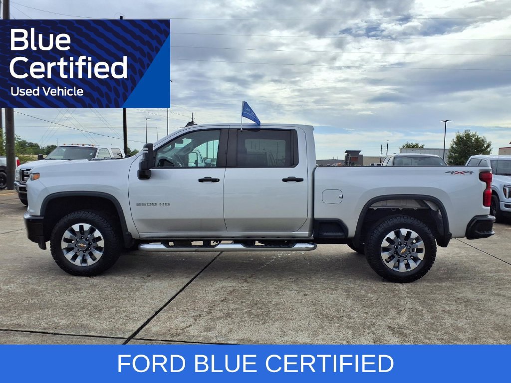 Used 2023 Chevrolet Silverado 2500 Custom w/ Custom Value Package AWD/4WD image 3