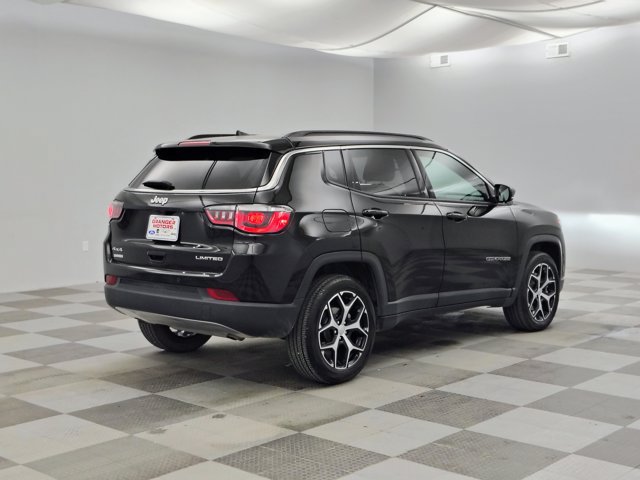 Used 2024 Jeep Compass Limited AWD/4WD image 10