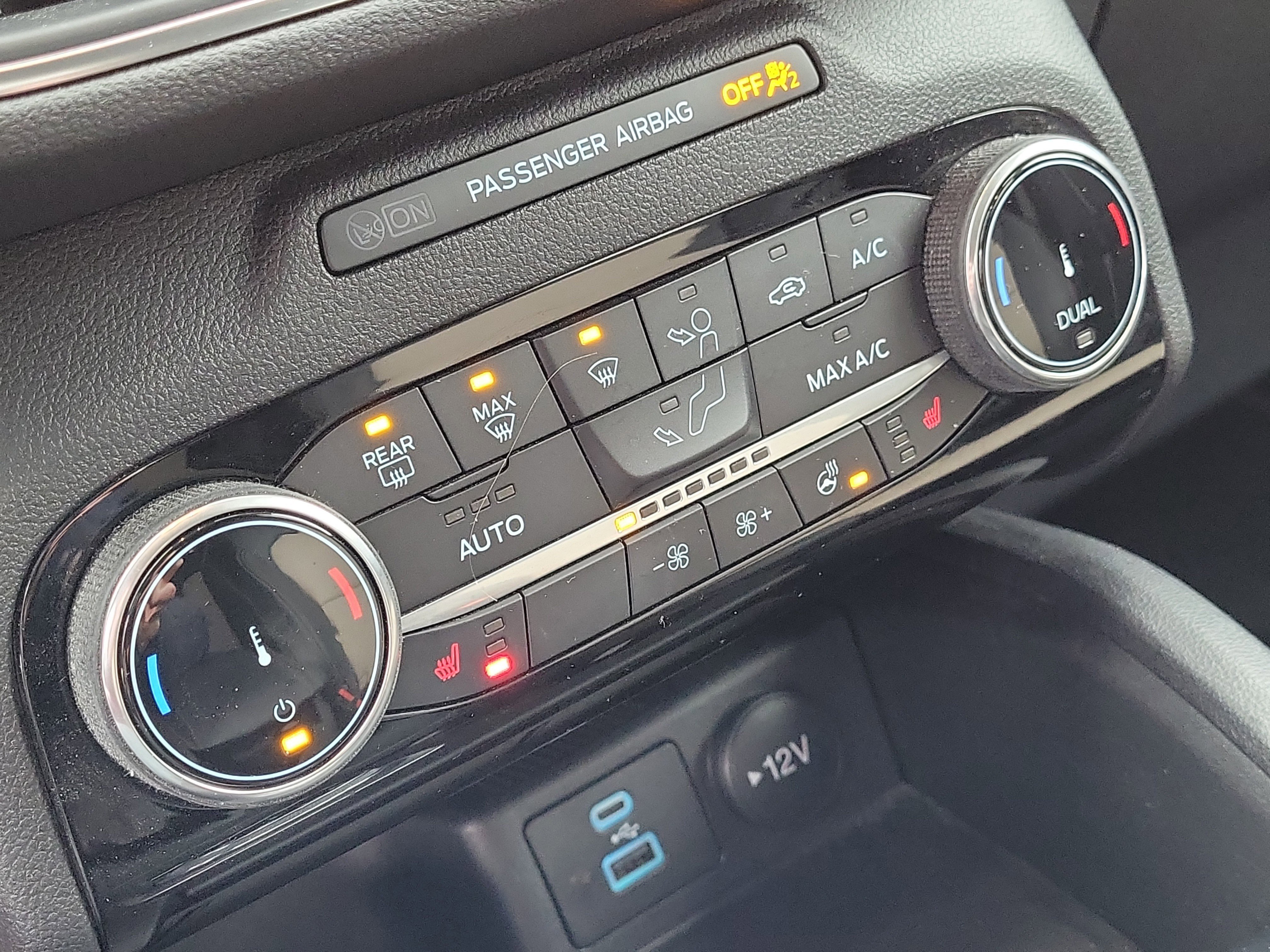 Certified 2022 Ford Escape Titanium w/ Titanium Elite Package image 27