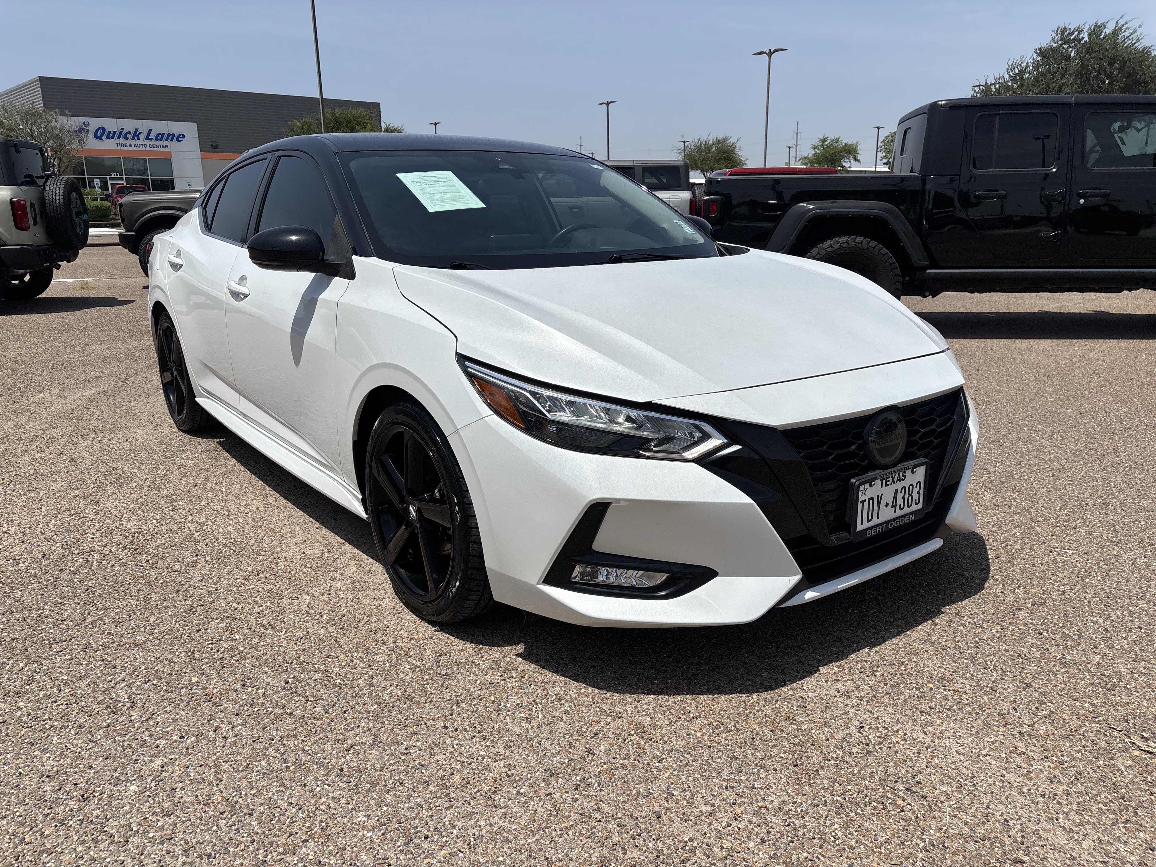 Used 2023 Nissan Sentra SR w/ Midnight Edition Package FWD image 5