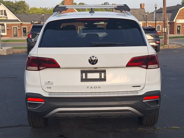 Used 2024 Volkswagen Taos SE AWD/4WD image 4