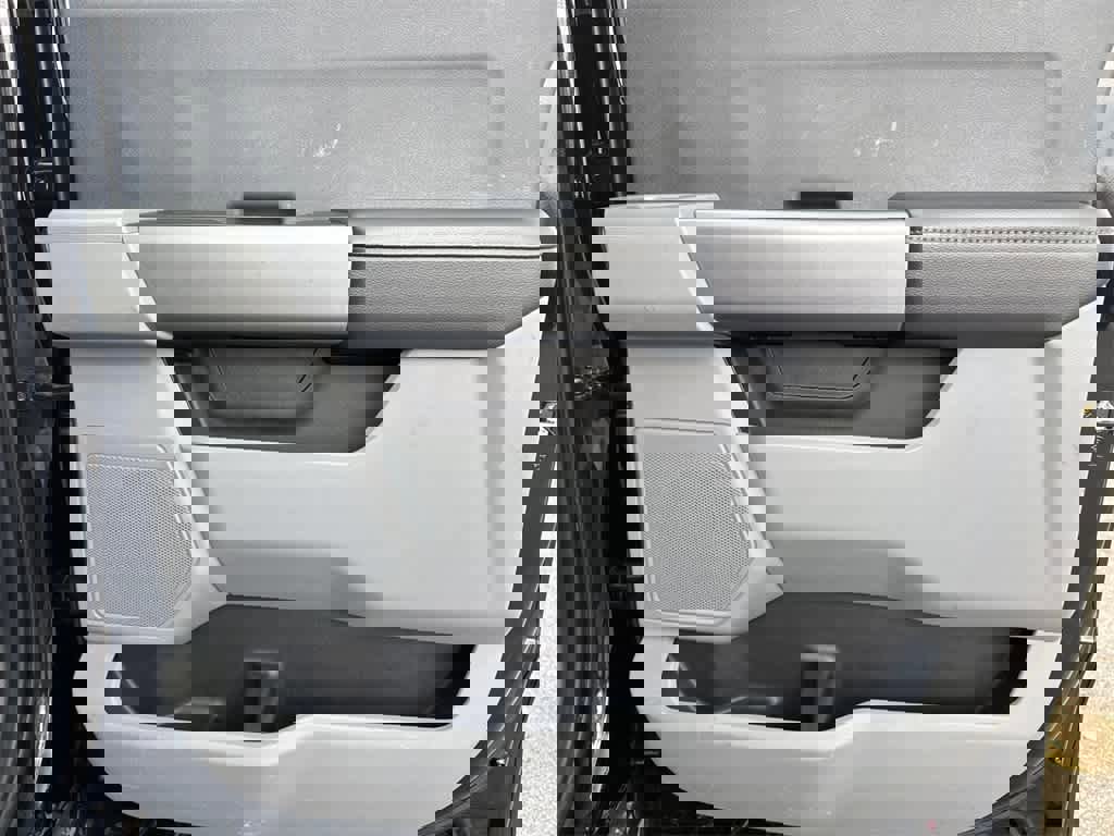 Certified 2025 Ford F250 XLT image 29