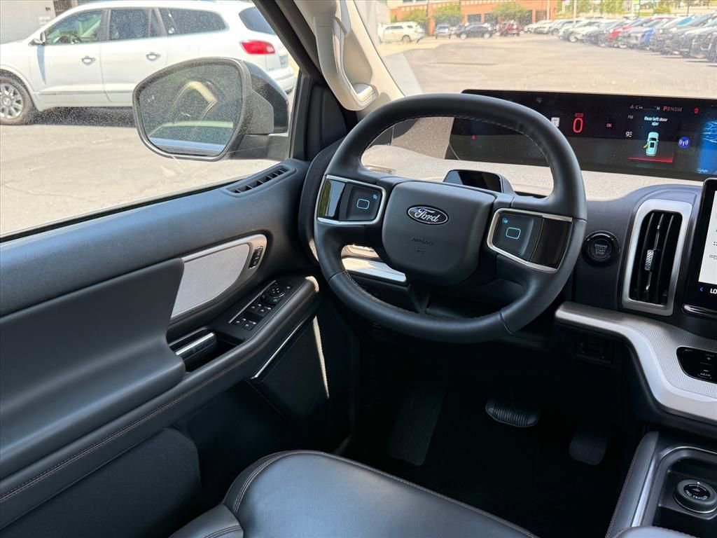 Certified 2025 Ford Expedition Active AWD/4WD image 11