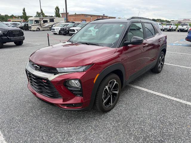Used 2023 Chevrolet TrailBlazer RS w/ Sun and Liftgate Package FWD image 3
