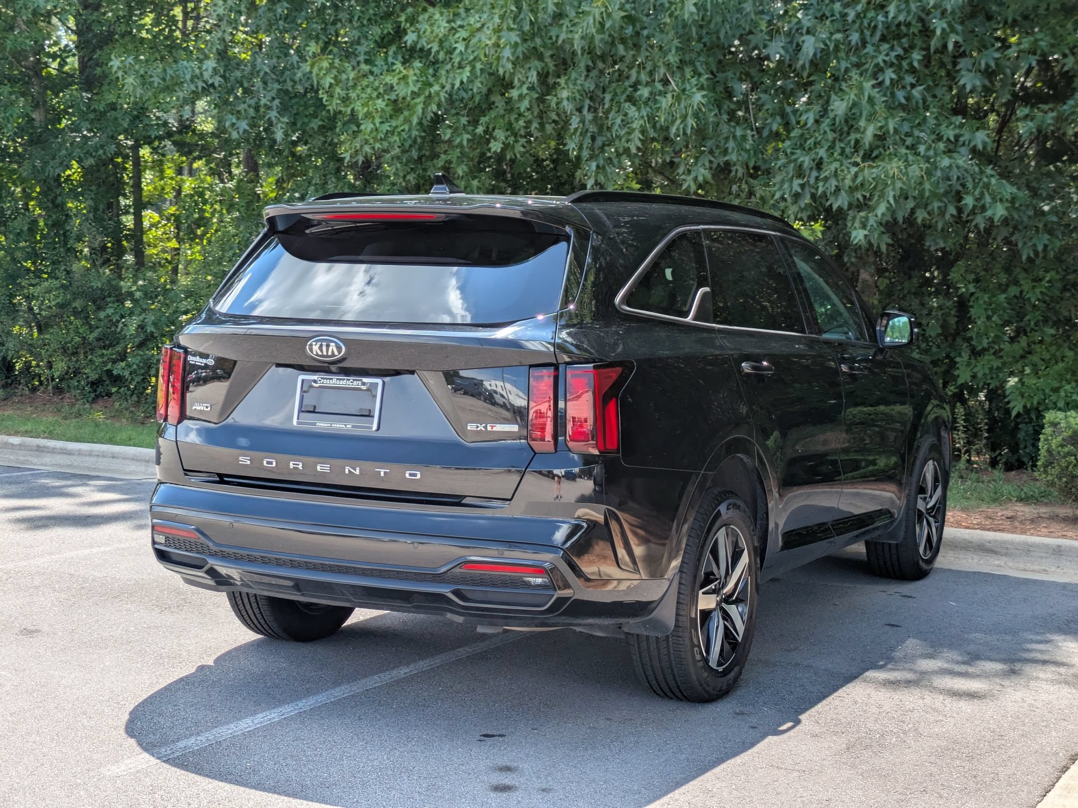 Used 2021 Kia Sorento EX w/ Panoramic Sunroof Package AWD/4WD image 3