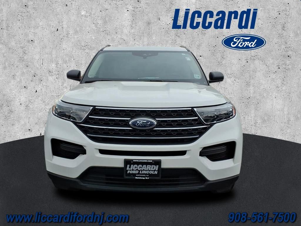 Certified 2022 Ford Explorer XLT w/ Class IV Trailer Tow Package image 2