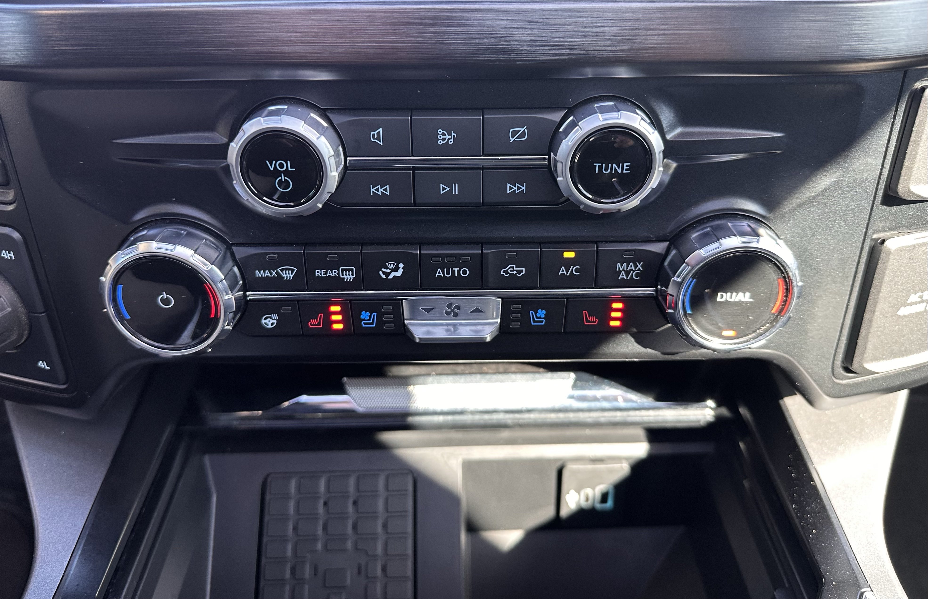 Certified 2023 Ford F250 Lariat w/ Lariat Ultimate Package AWD/4WD image 28
