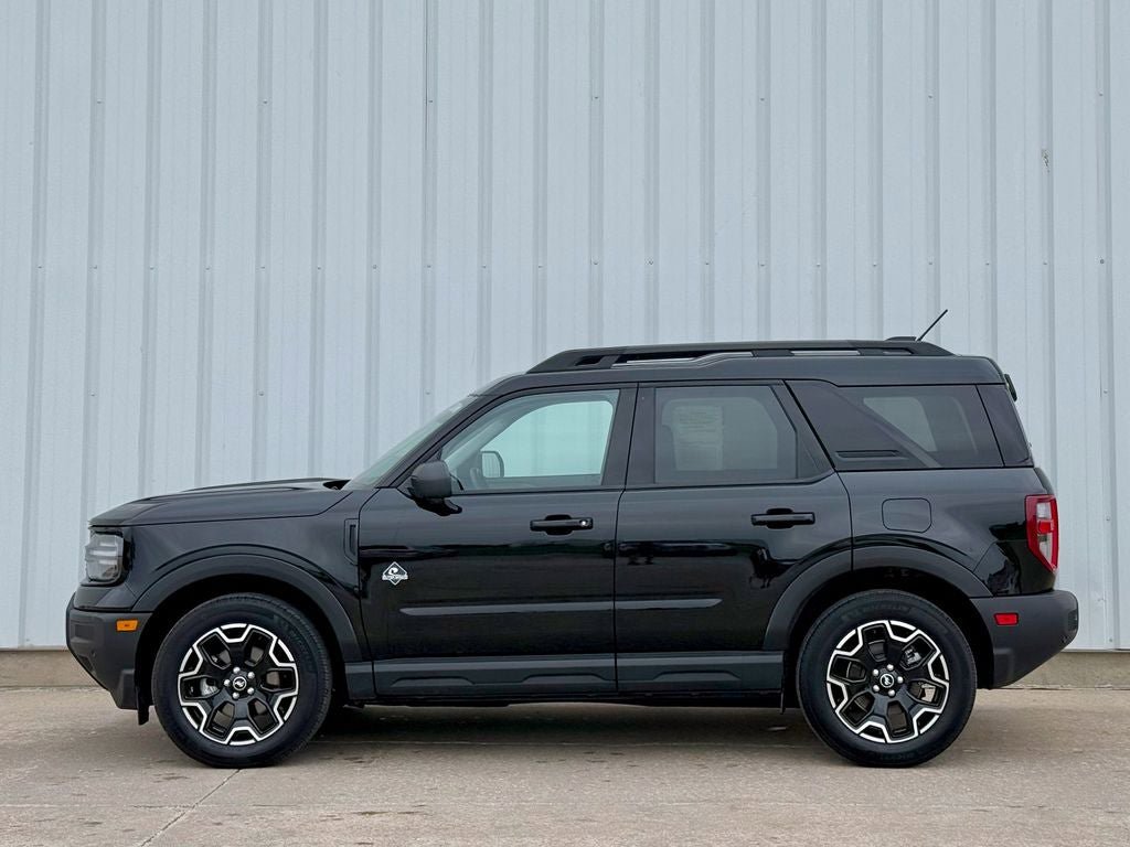 Certified 2025 Ford Bronco Sport Outer Banks w/ Outer Banks Tech Package+ AWD/4WD image 3