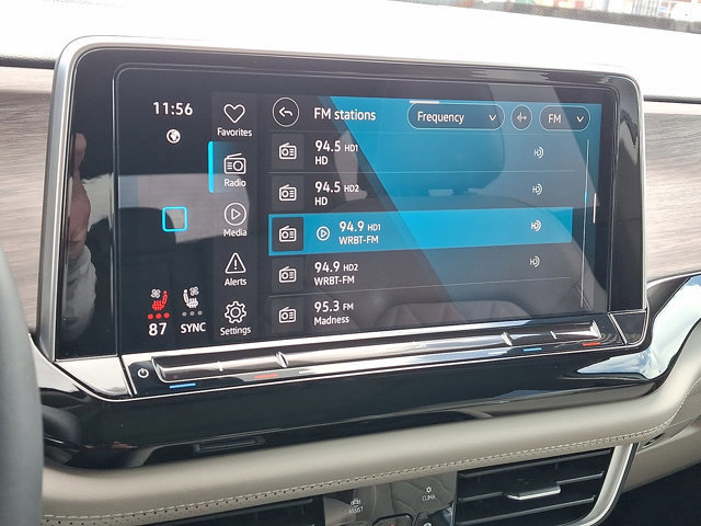 Used 2024 Volkswagen Atlas SEL Premium R-Line image 21