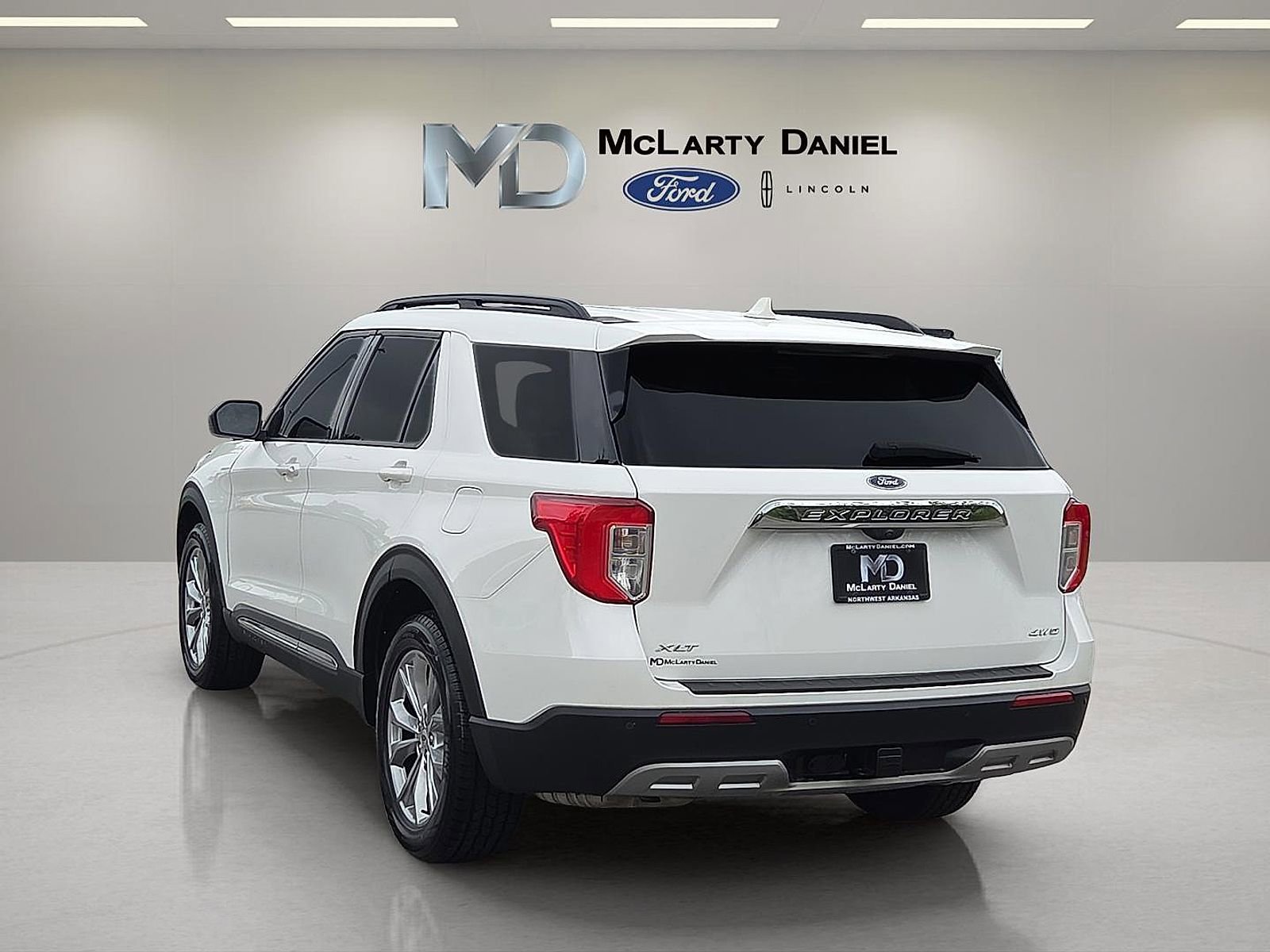 Certified 2023 Ford Explorer XLT w/ Equipment Group 202A AWD/4WD image 4