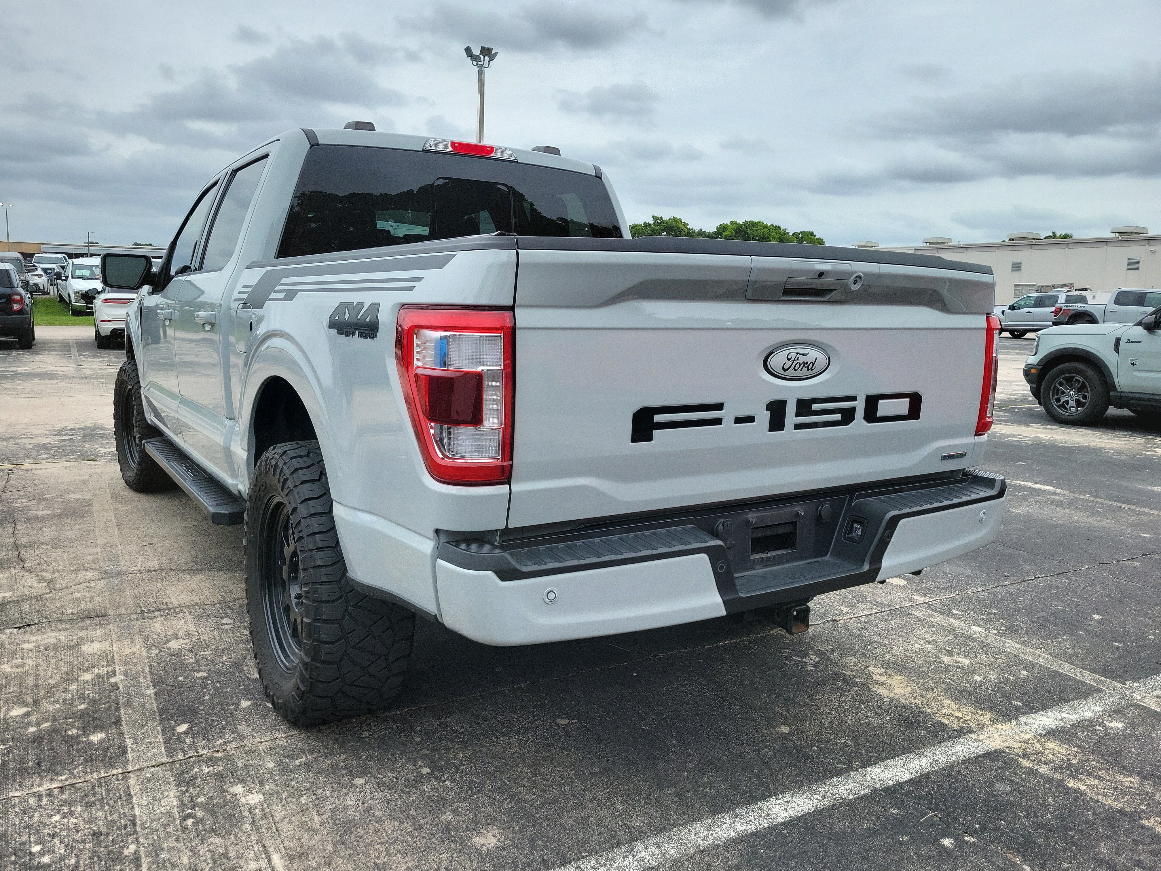 Certified 2023 Ford F150 Lariat w/ Max Trailer Tow Package AWD/4WD image 4