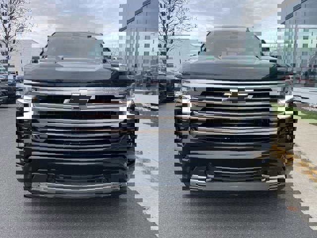 Used 2022 Chevrolet Silverado 1500 High Country w/ Technology Package image 8
