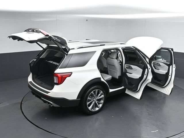 Certified 2025 Ford Explorer Platinum w/ Ultimate Package AWD/4WD image 61