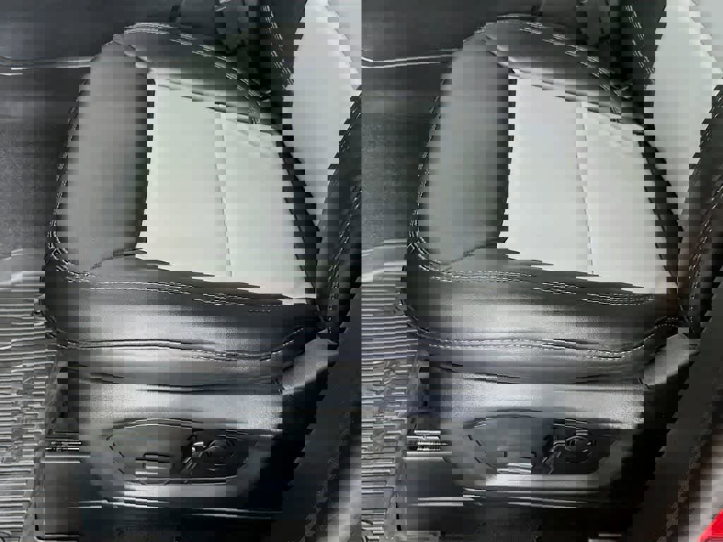 Certified 2023 Ford Explorer XLT w/ Equipment Group 202A image 31