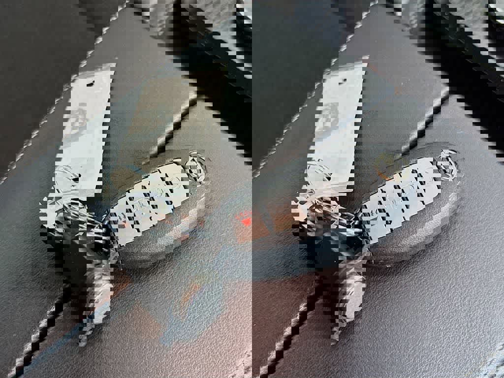 Used 2022 Nissan Rogue SV image 25