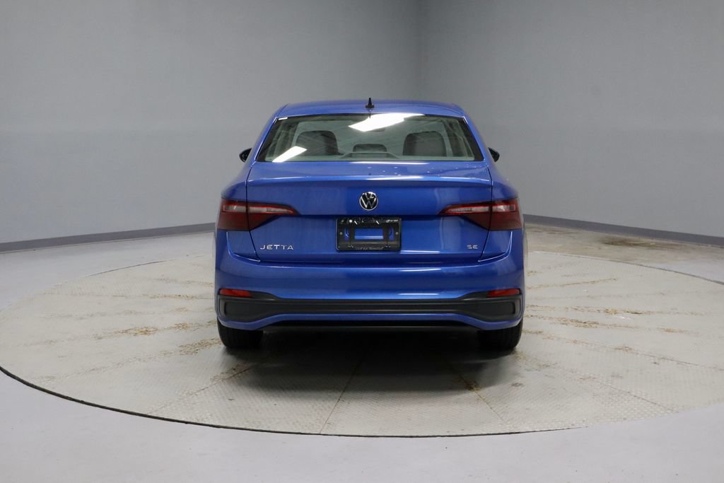 Used 2024 Volkswagen Jetta SE FWD image 10