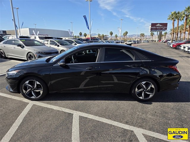 Used 2023 Hyundai Elantra Limited w/ Preferred Accessory Package image 4