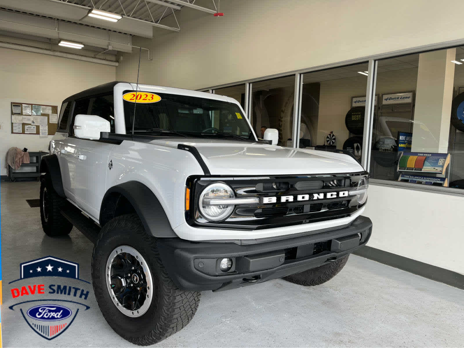 Certified 2023 Ford Bronco Outer Banks w/ Sasquatch Package AWD/4WD image 2