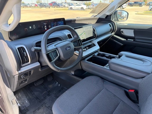 Certified 2025 Ford Expedition Active image 13