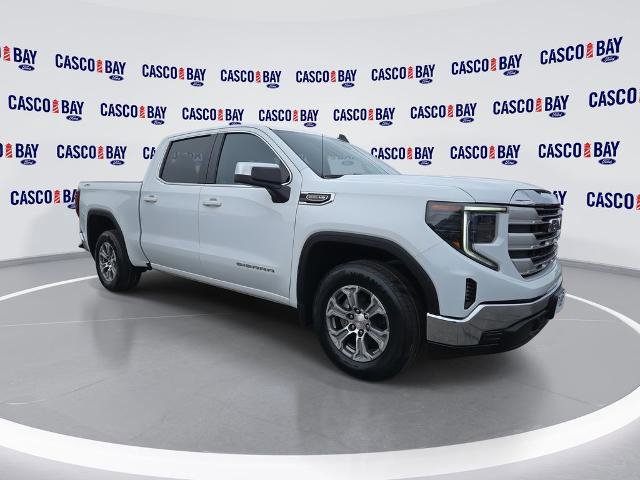 Used 2022 GMC Sierra 1500 SLE image 1