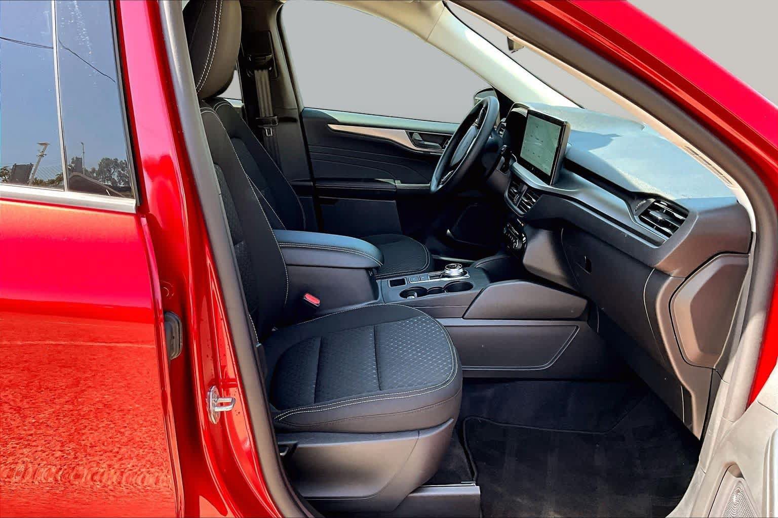 Certified 2026 Ford Escape Active w/ Tech Pack #1 FWD image 9