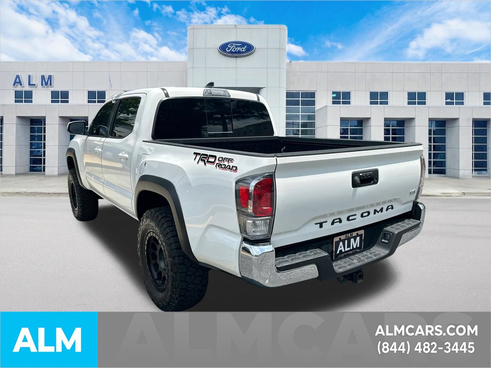 Used 2022 Toyota Tacoma TRD Off-Road RWD image 8