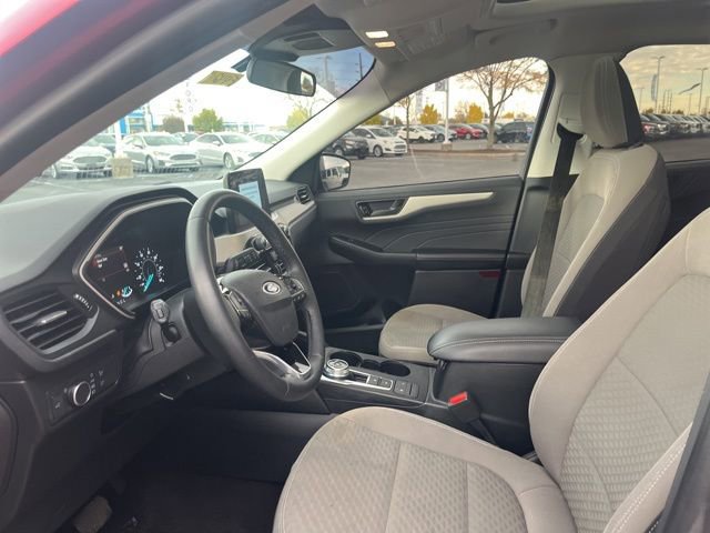 Certified 2022 Ford Escape SE w/ SE Sport Appearance Package image 21