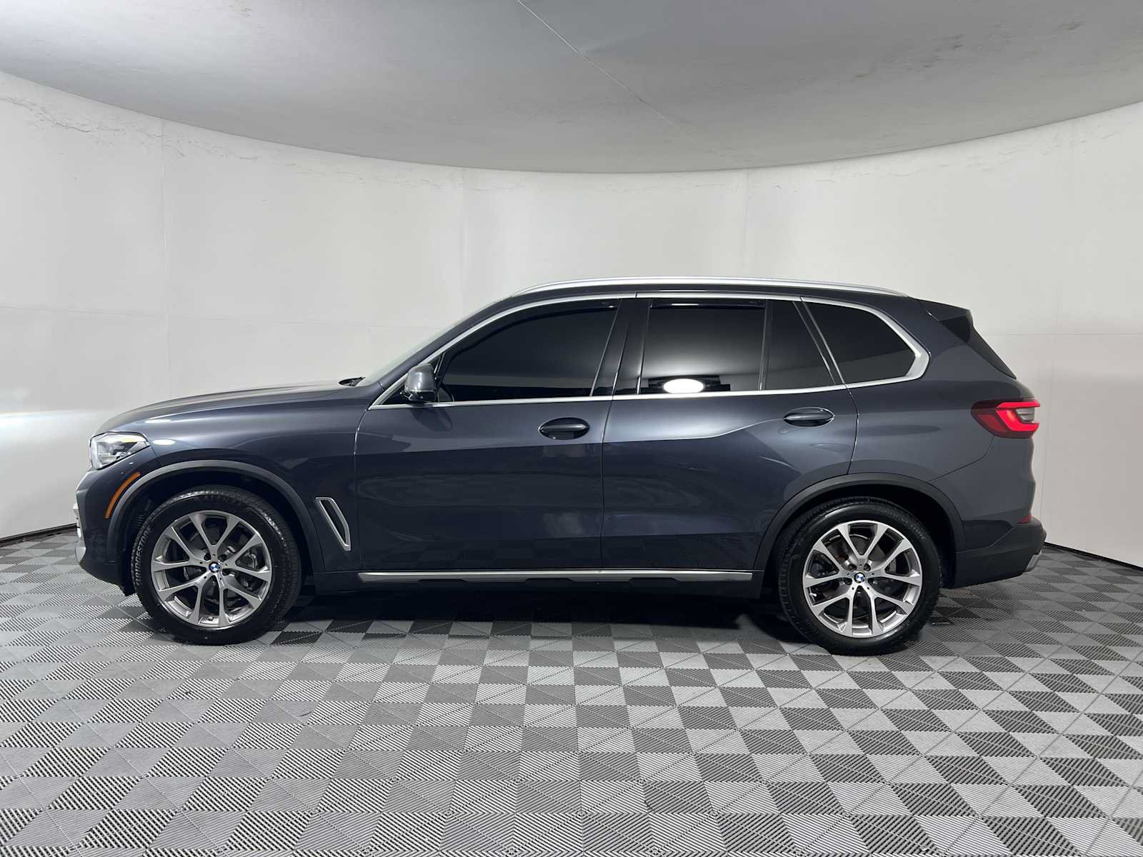 Used 2021 BMW X5 xDrive40i w/ Convenience Package AWD/4WD image 7