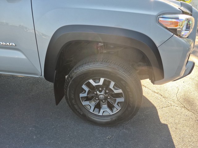 Used 2021 Toyota Tacoma TRD Off-Road w/ Technology Package AWD/4WD image 11