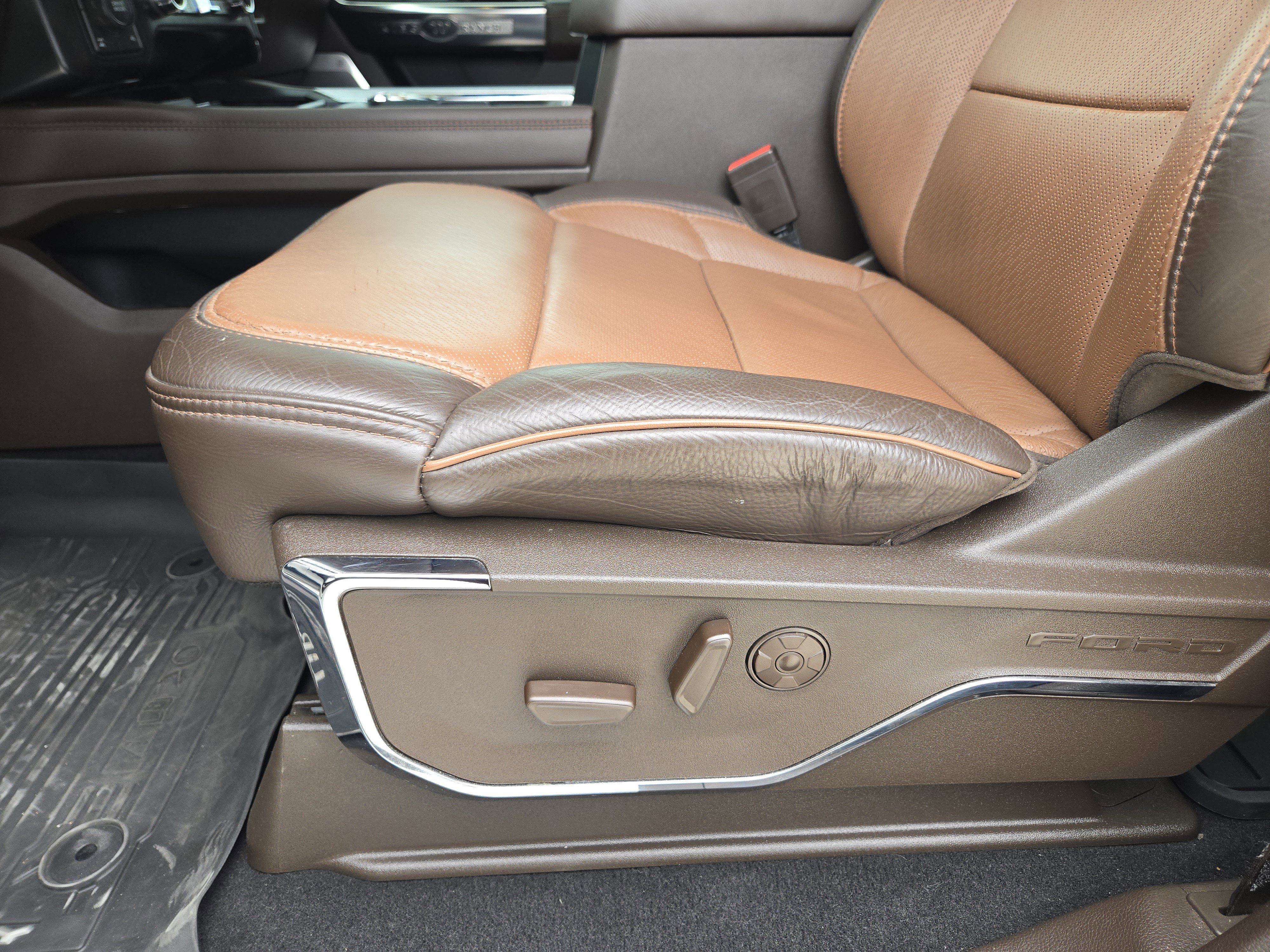 Certified 2024 Ford F250 King Ranch AWD/4WD image 24