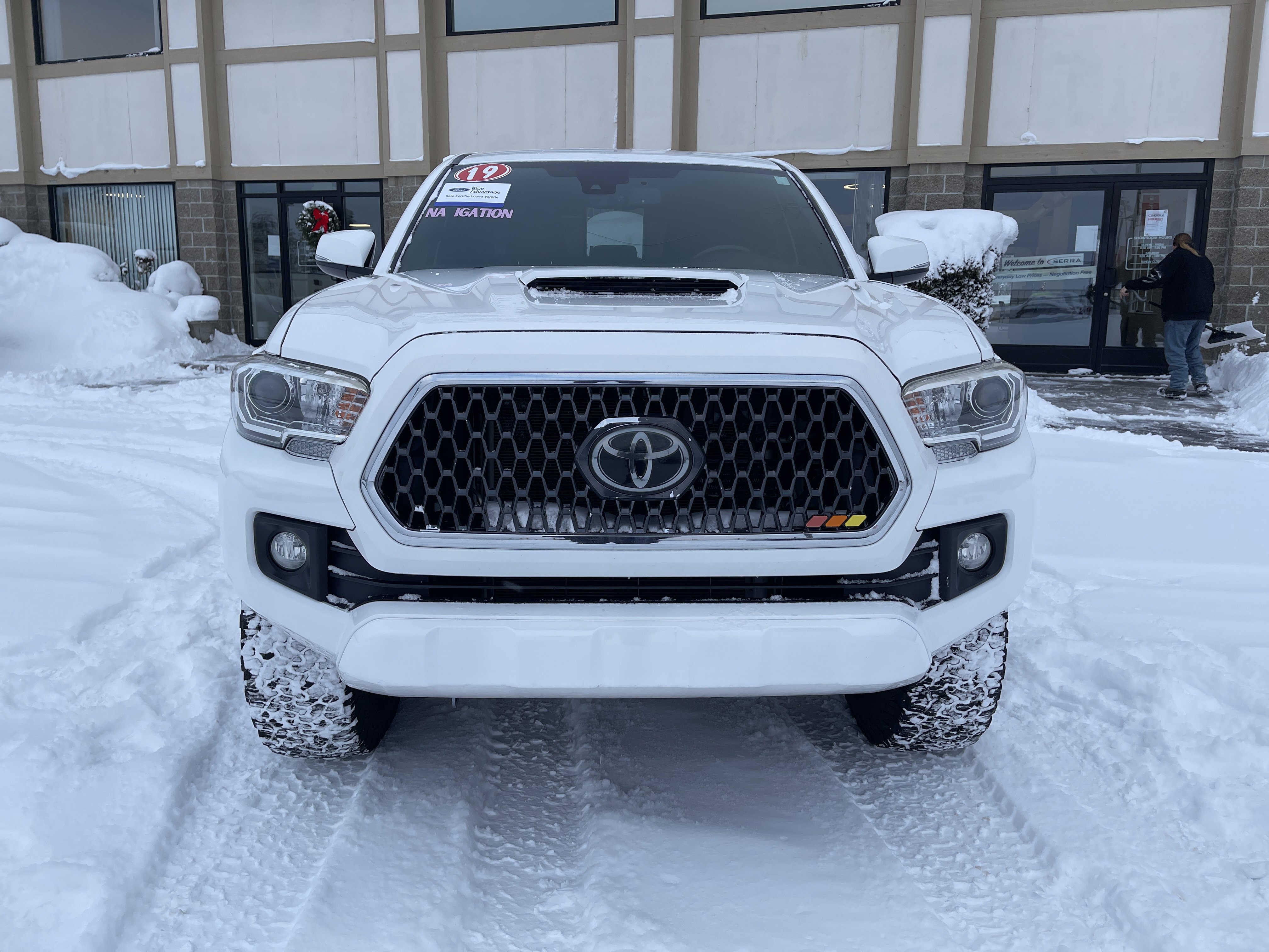 Used 2019 Toyota Tacoma TRD Sport image 9
