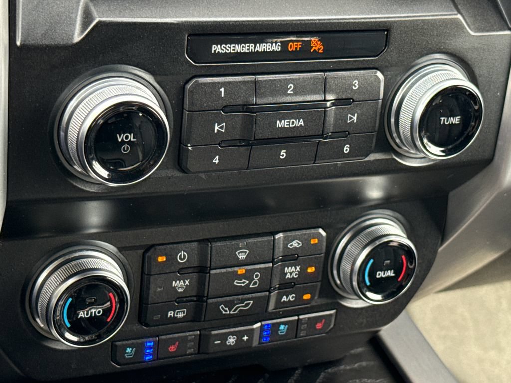 Certified 2019 Ford F150 Platinum w/ Equipment Group 701A Luxury AWD/4WD image 24